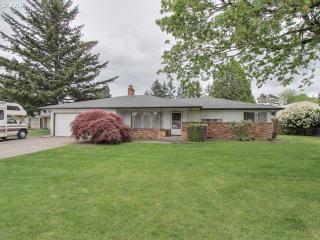 500 Kane Dr, Damascus, OR 97080