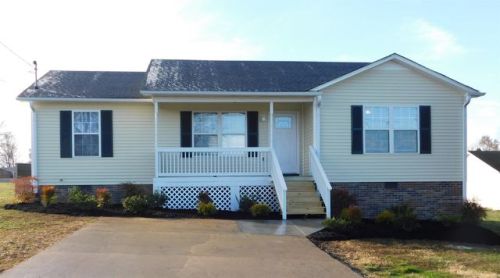 205 St Catherine Ct, Columbia, TN 38401-6854