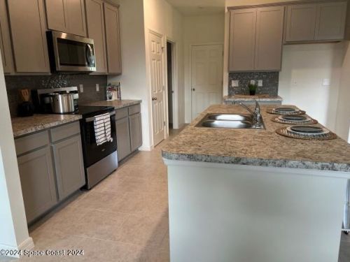 2476 Harbison Ave, Melbourne, FL 32908-1330