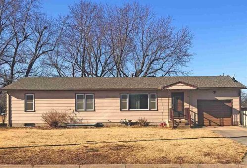 911 Walnut St, Newton, KS 67114-4429