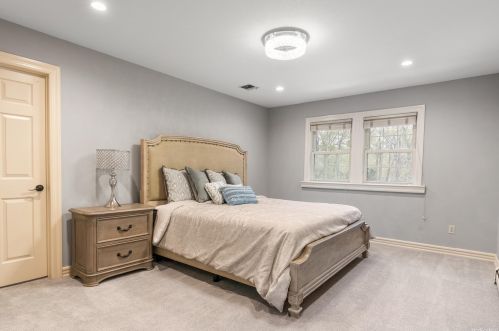 55 Chestnut St, Mount Sinai NY  11766-2326 exterior