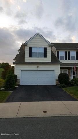2 Willow Dr, Easton, PA 18045-7462