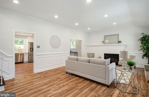 801 Meetinghouse Ct, Riverton NJ  08077-3325 exterior