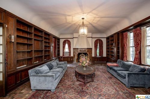 501 Vine St, Victoria TX exterior