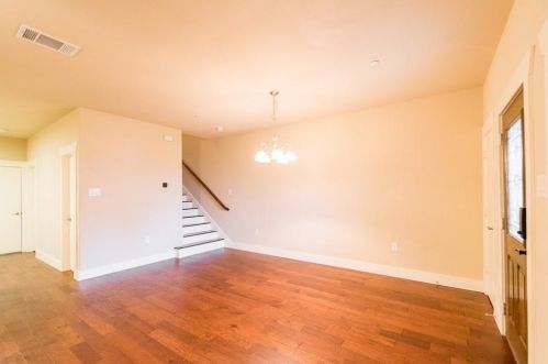 311 Kealy Ave, Lewisville TX  75057-4101 exterior