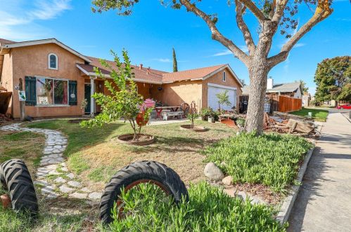 1011 Grackle Ct, Newman CA  95360-1861 exterior