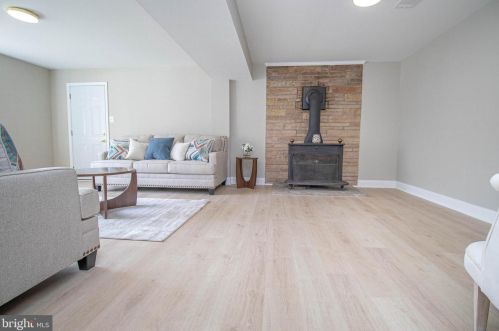 7834 Brompton St, Springfield VA  22152-1956 exterior