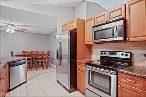 1085 Canary Ter, Fort Pierce FL  34953-1818 exterior