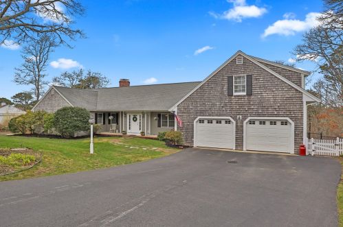 595 Riverview Dr, Chatham MA  02633-1117 exterior