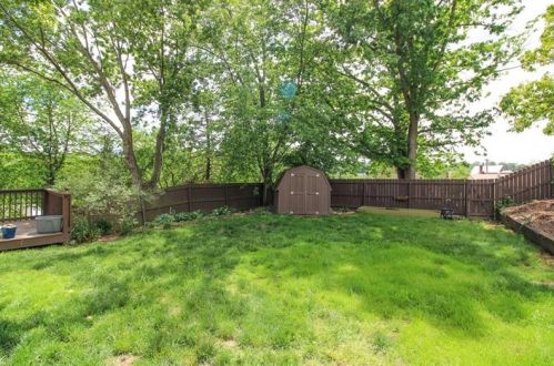 1560 Berkshire Ave, Pittsburgh PA  15226-2476 exterior