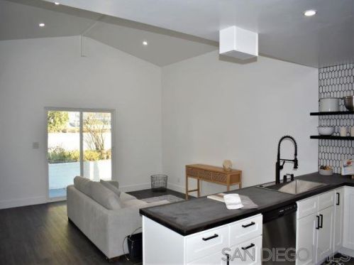 6255 Primrose Dr, La Mesa CA  91942-4030 exterior