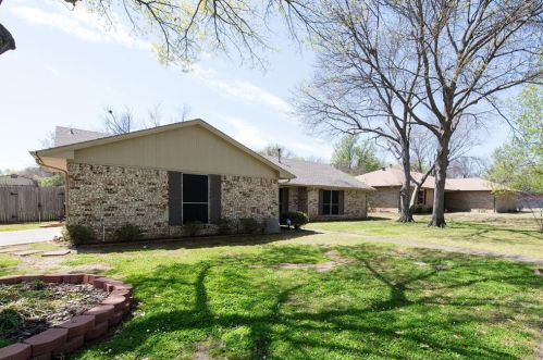 2324 Salado St, Denton, TX 76209-7952