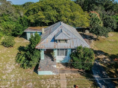 701 Anclote Dr, Tarpon Springs, FL 34689-2168