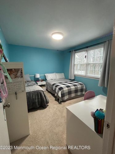 20 Bradford Dr, Old Bridge NJ  08857-3103 exterior