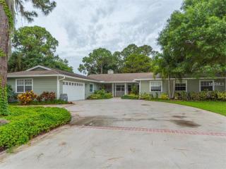 7257 Firethorne Dr, Sarasota, FL 34240-9624