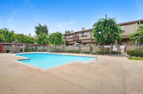 2420 Chandler Ave, Simi Valley CA  93065-0930 exterior