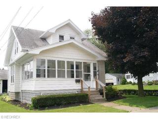 124 Oakwood St, Barb, OH 44203-1323