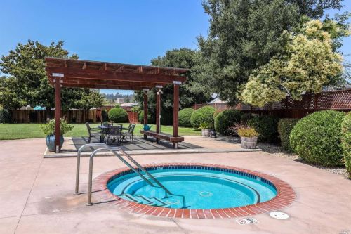 134 Bluejay Dr, Santa Rosa CA  95409-4105 exterior