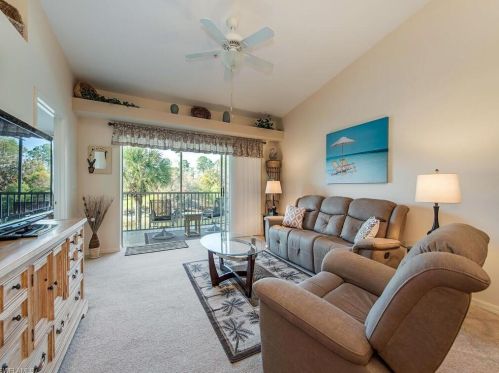 8675 Naples Heritage Dr, Naples, FL 34112-2792