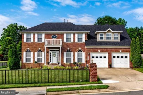 5801 Rhode Island Dr, Woodbridge, VA 22193-3835