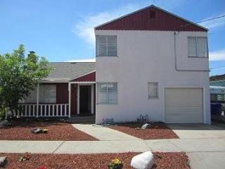 951 Kern St, Richmond, CA 94805-1120