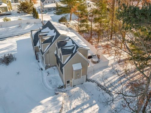 8 Town Farm Rd, Salem NH  03079-2454 exterior