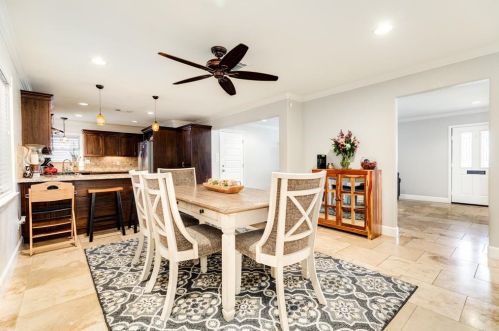 803 Sealy St, Galveston TX 77550-6221 exterior