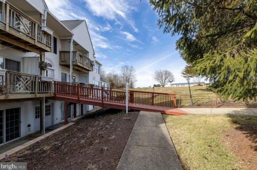 4074 Rose Bud Ct, Edinburg, VA 22824-9658