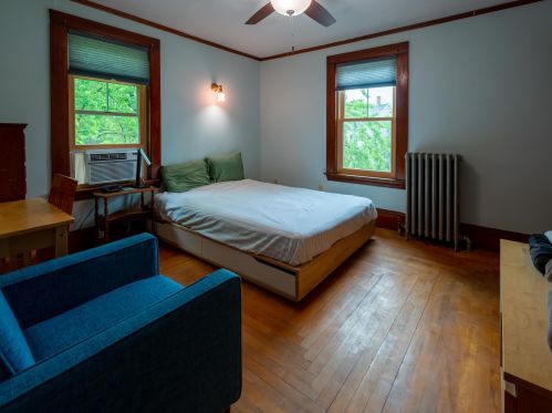 15 Pearl St, Dover NH  03820-3146 exterior