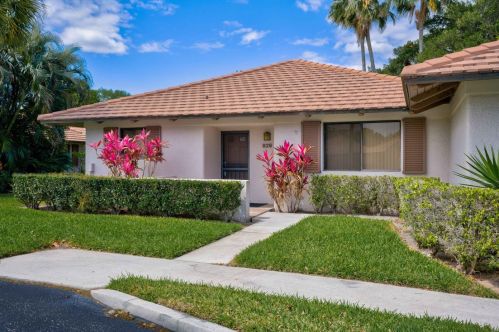829 Club Dr, West Palm Beach FL  33418-7058 exterior