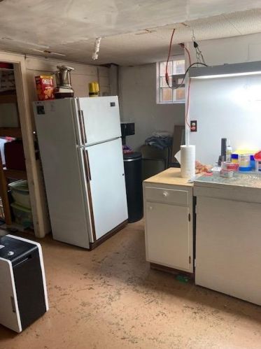 37 Damon Rd, Cincinnati OH 45218-1040 exterior