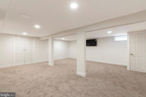 304 Pheasant Dr, Huntingdon Valley PA  19006-3038 exterior