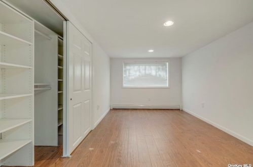 516 Greene Ave, North Lindenhurst NY  11757-3449 exterior