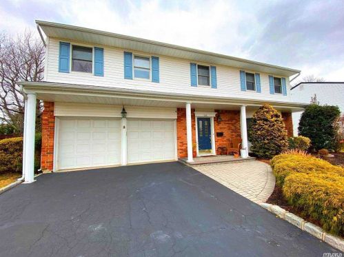 145 Rumford Rd, San Remo, NY 11754-3905