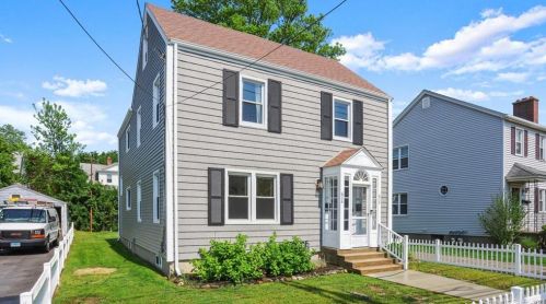 634 Courtland Ave, Bridgeport CT  06605-3324 exterior