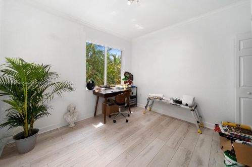 211 15th St, Dania Beach FL  33004-4244 exterior