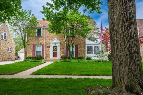 7728 6th Ave, Kenosha, WI 53143-6011