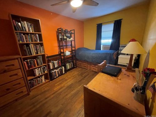 3871 Amundson Ave, Bronx NY  10466-5920 exterior