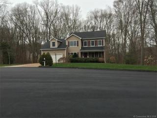 15 Calloway Dr, Milford, CT 06461-2041