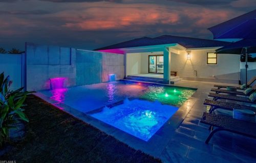533 92nd Ave, Naples, FL 34108-2428