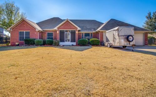 911 Oakbrook Dr, St Paul, TX 75098-5413