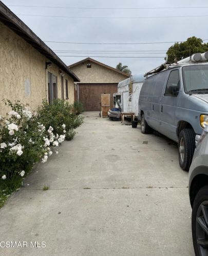 199 Mcmillan Ave, Oxnard, CA 93033-6219