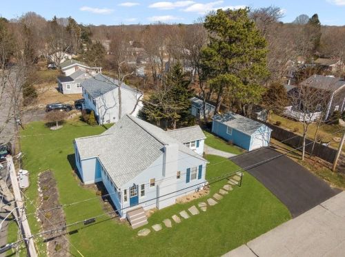 18 Lakeview Dr, South Kingstown RI  02882-1223 exterior