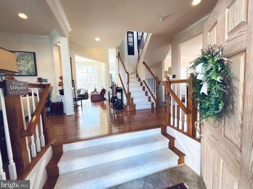 7226 Lyndam Hill Cir, Lorton VA  22079-4509 exterior