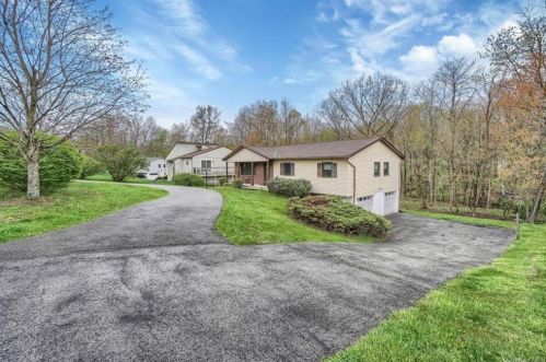 11 Glenwood Rd, Poughkeepsie, NY 12603-3736