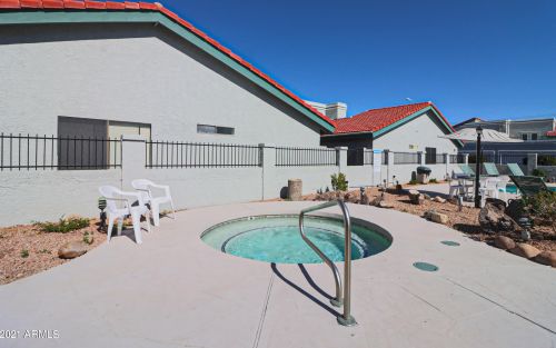 8610 67 Dr, Peoria AZ 85383-7103 exterior