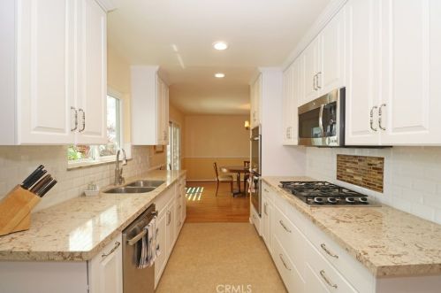 1032 Chestnut Ave, Orange CA 92867-3832 exterior