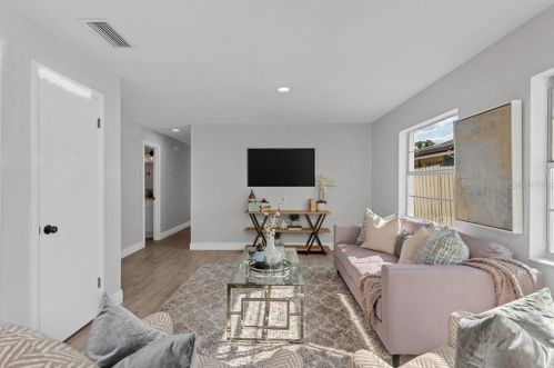 304 Hawthorn Cir, Casselberry FL  32708-3431 exterior