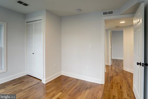 15 Beechwood Ave, Camden NJ  08107-1318 exterior