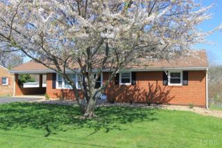 909 Woodhaven Dr, Bedford, VA 24523-2421